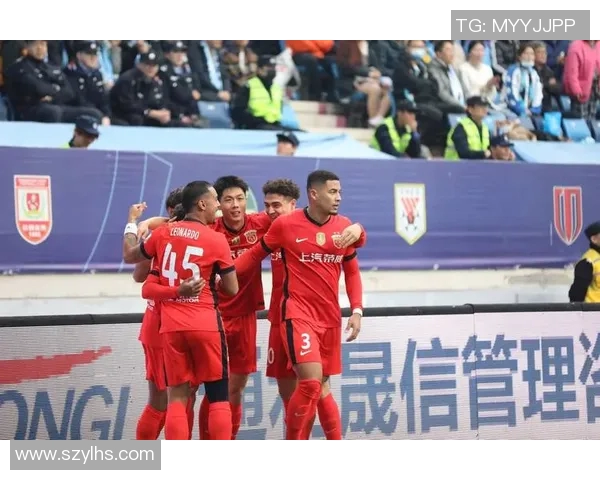 中超激战山东鲁能迎战广州恒大争夺冠军荣耀之战