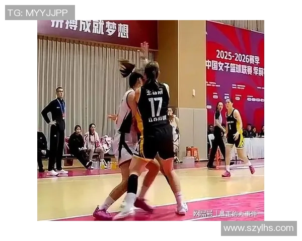 中国男篮新疆队与江苏队激战正酣谁能在这场对决中笑到最后